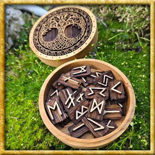 Holzrunen Futhark in Box Yggdrasil